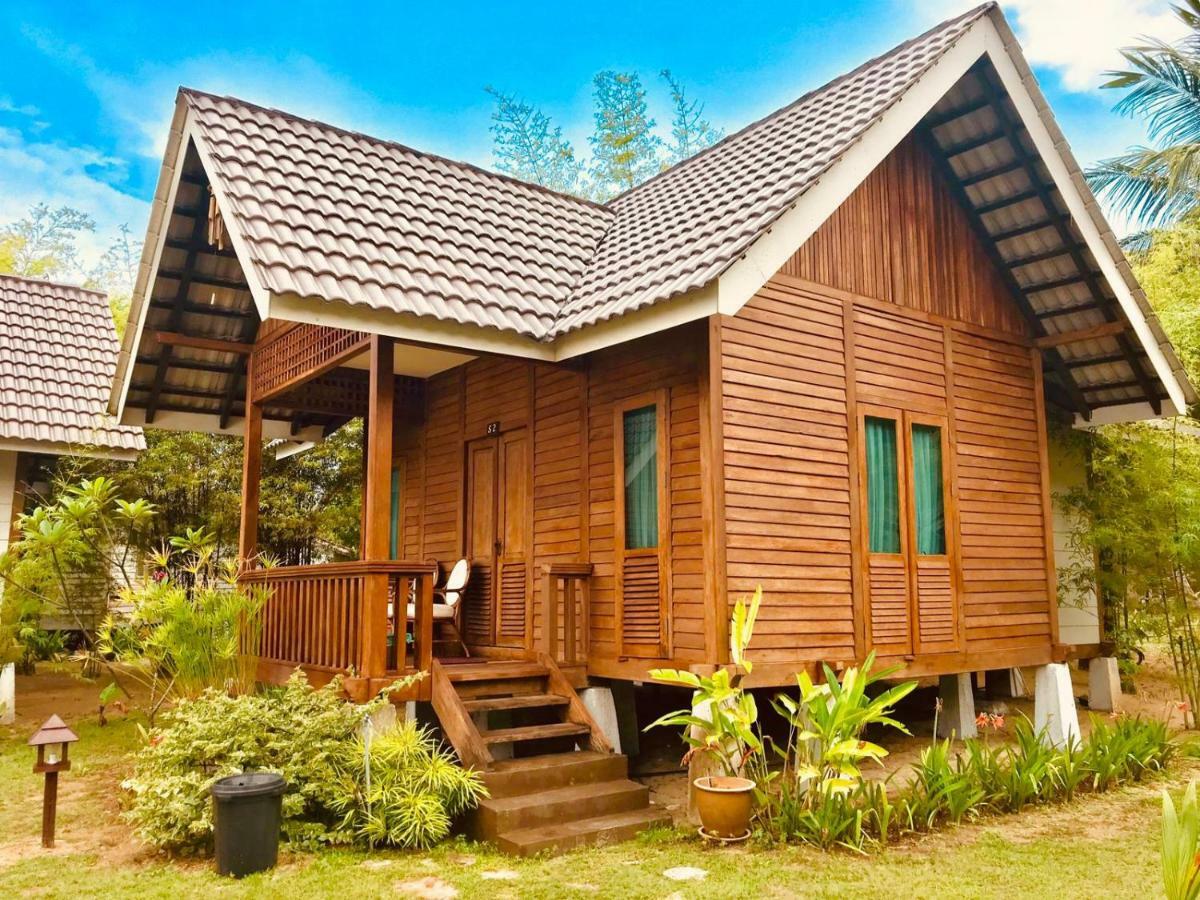 Bayu Lestari Island Resort 3*